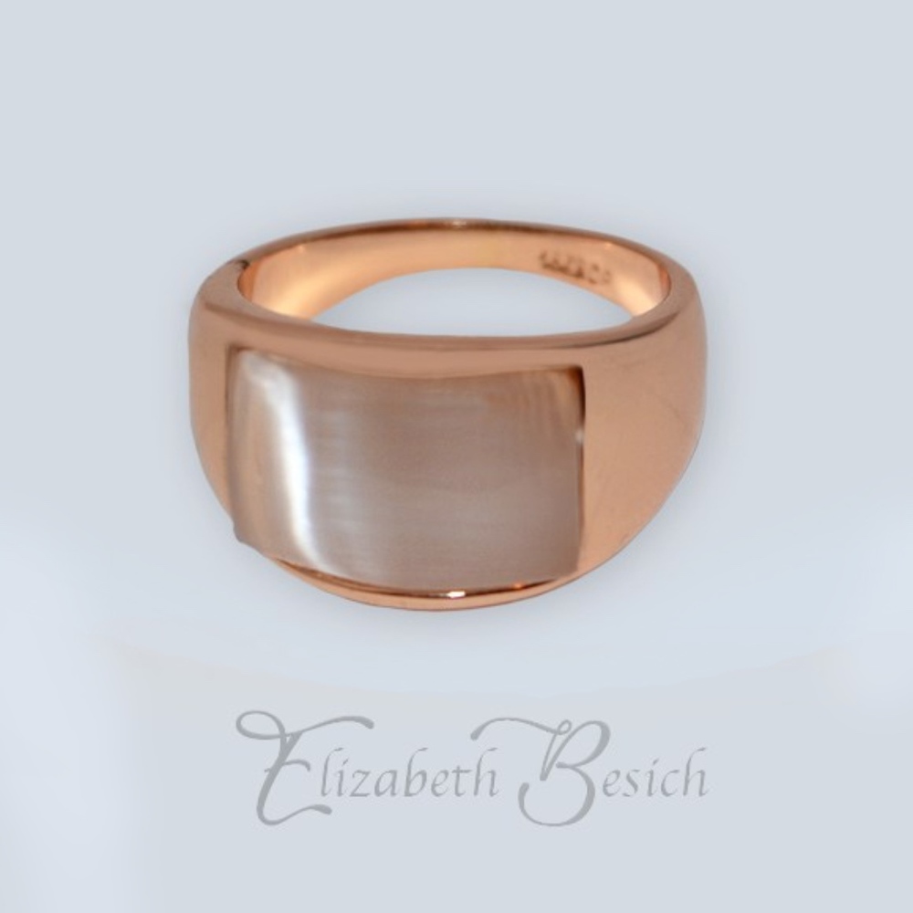 Fashionable Gold Ring